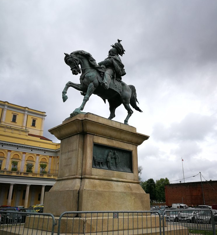 Statua Vittorio Emanuele II-诺瓦拉必去景点