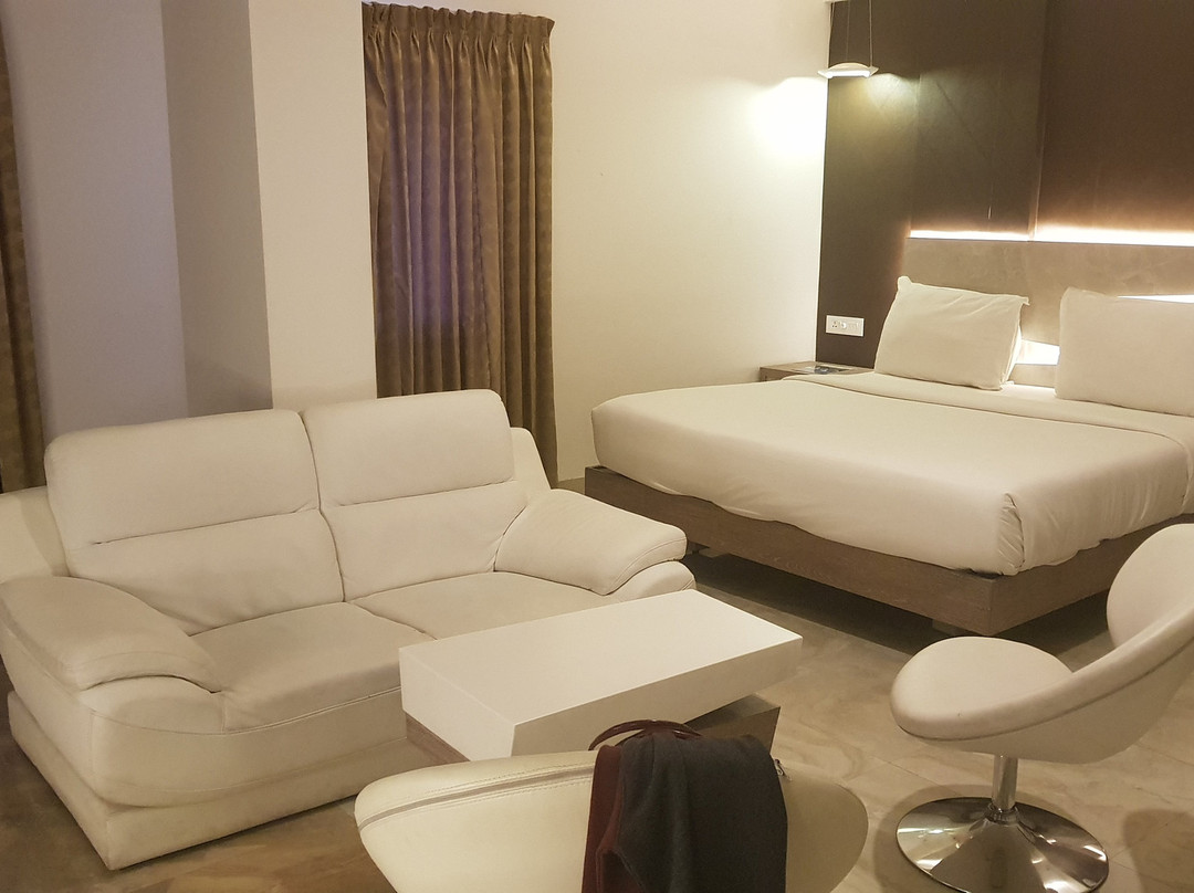 Hotel Chenthur Park主图