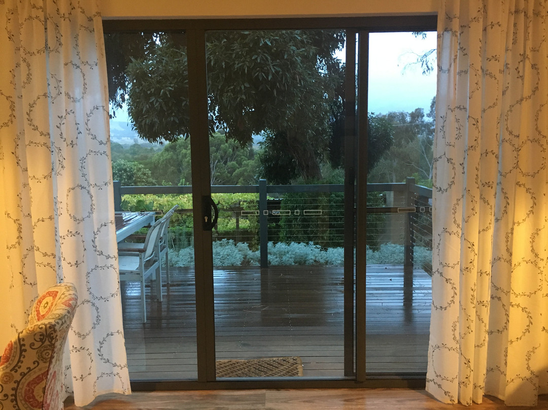 Karawatha Cottages主图