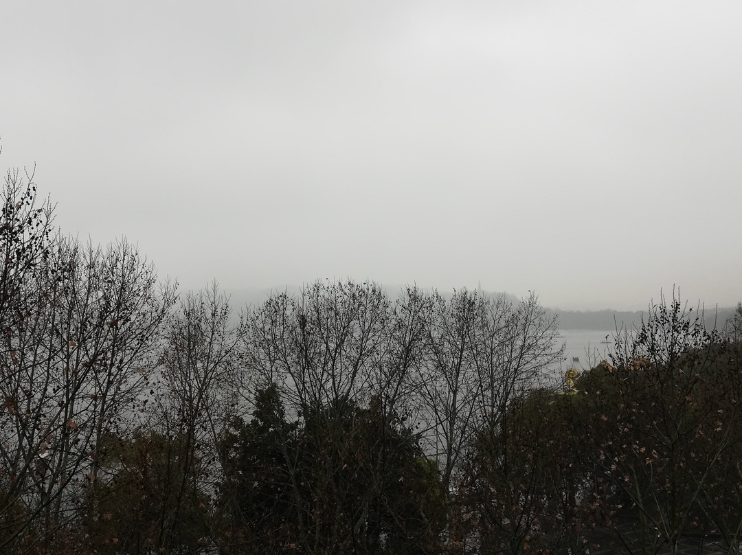 银泰百货(西湖)-杭州市必去景点