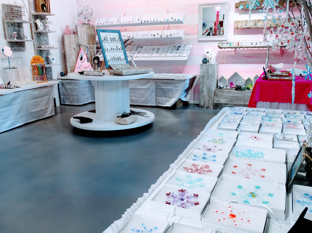 studio8.glass-Ireland Island必去景点