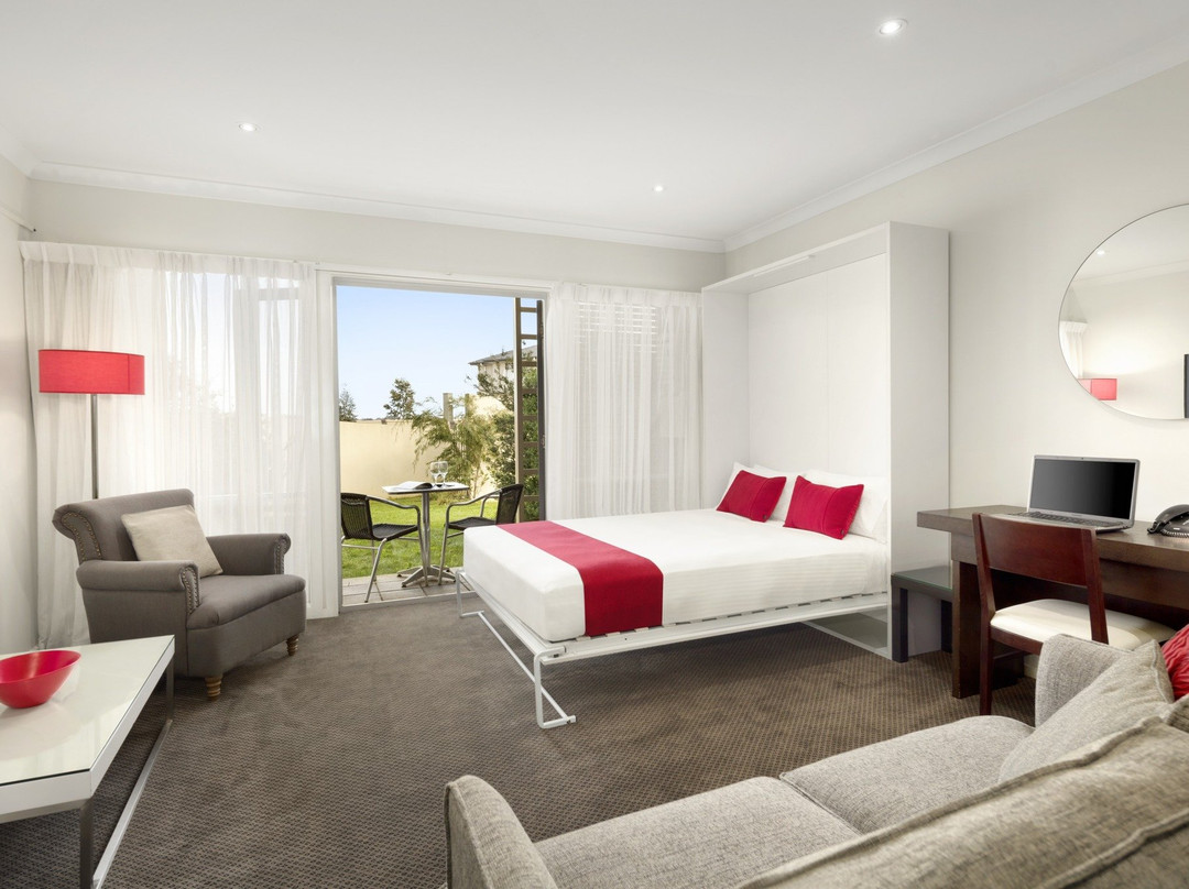 Quest Sanctuary Lakes主图