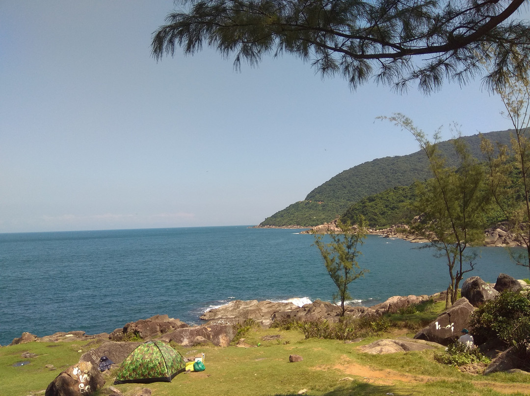 Bãi Đá Đen-岘港必去景点