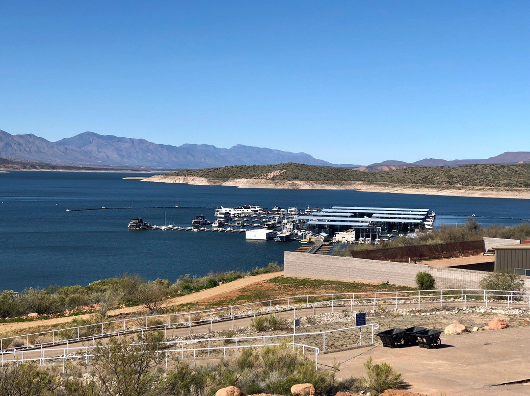 Theodore Roosevelt Lake Marina-Roosevelt必去景点