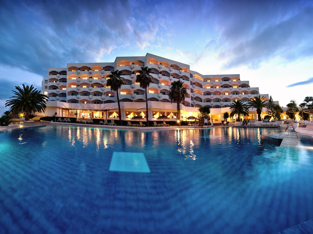 总统俱乐部酒店主图