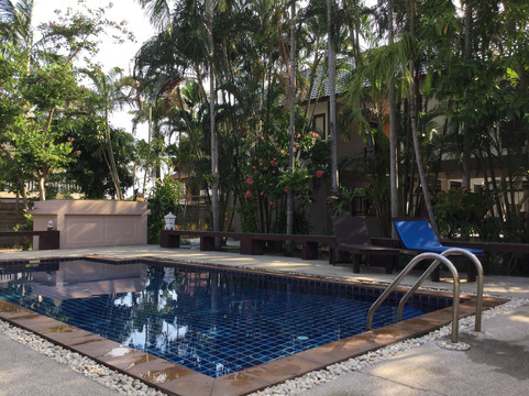 花田度假酒店主图