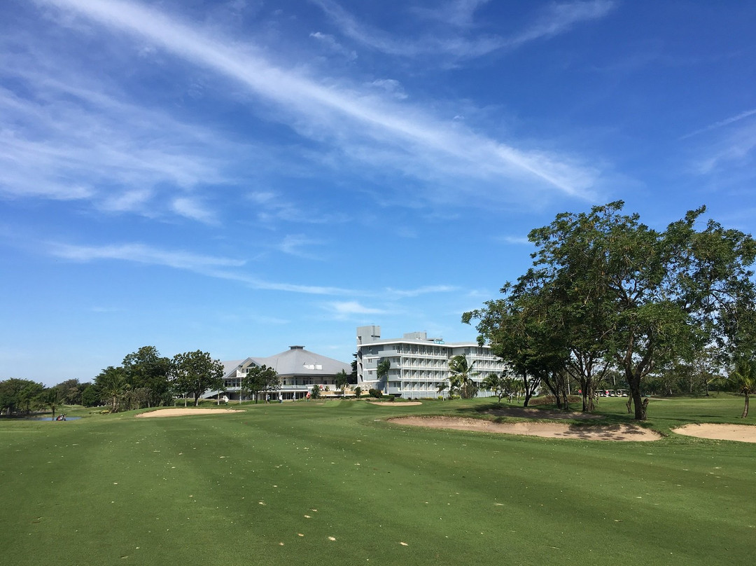 Uniland Golf & Country Club景点图片