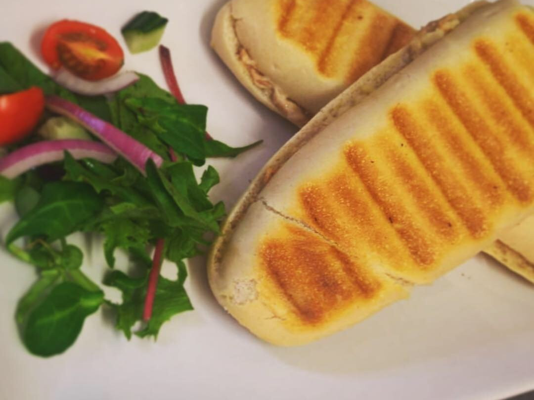 The Griffin & Well Restaurant主图