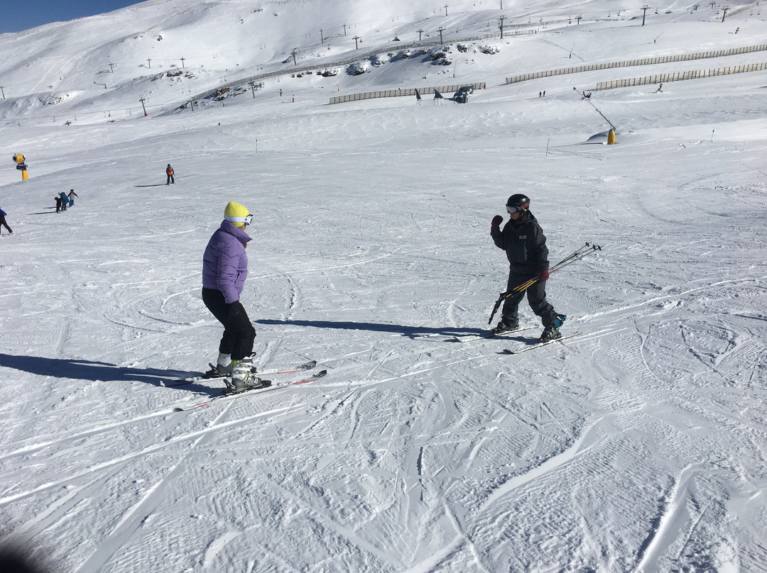 English Ski School景点图片