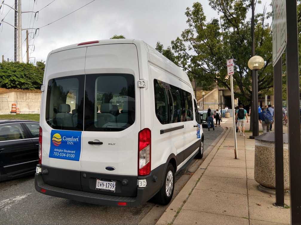 阿灵顿大道康福特茵酒店主图