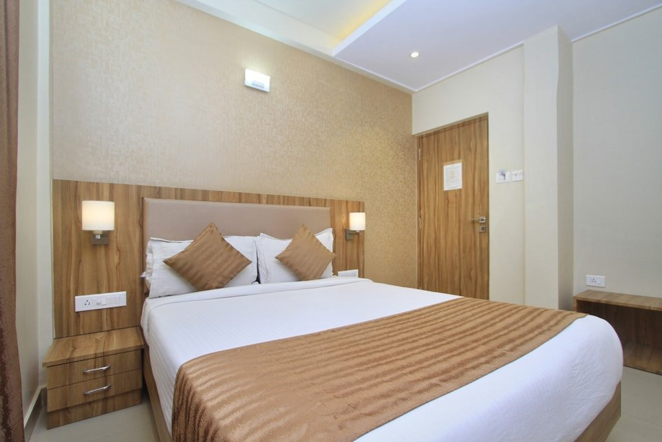 Hotel Plaza Heights主图