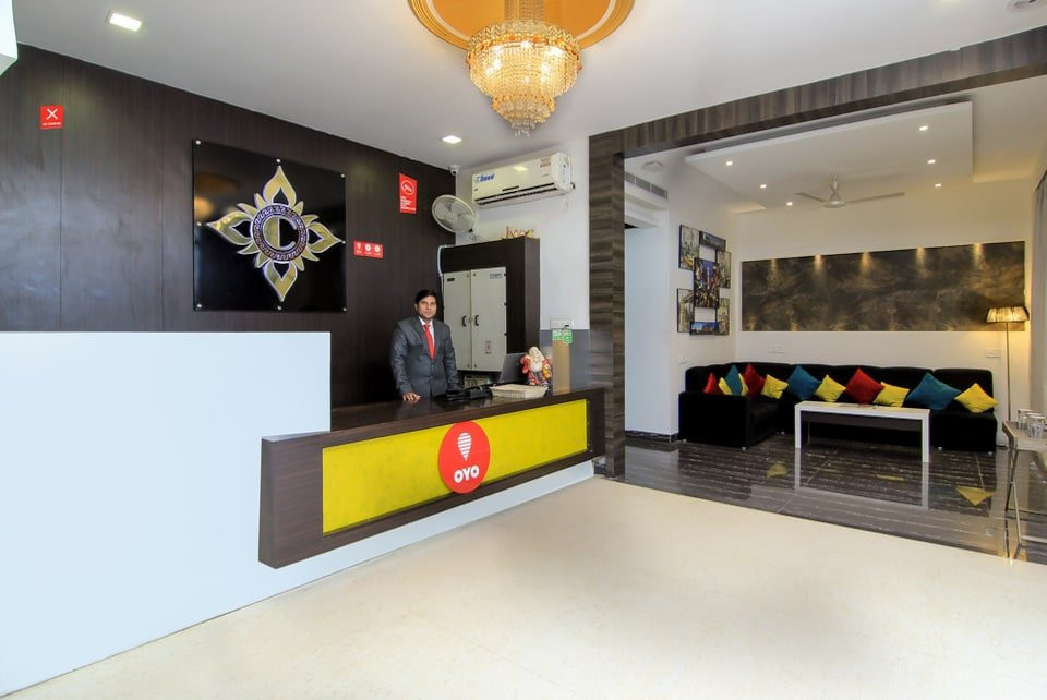 OYO Crossroad Premium Near Chaudhary Charan Singh International Airport主图