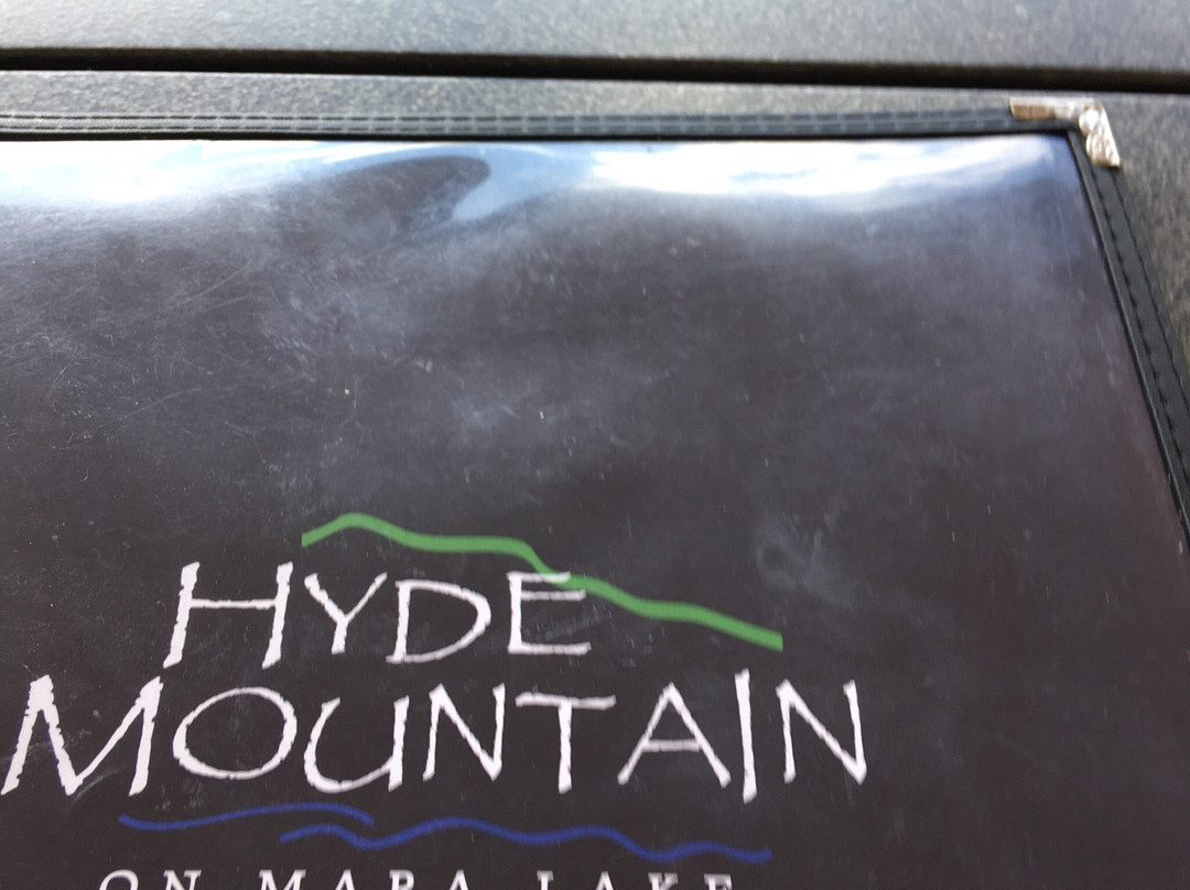 Hyde Mountain on Mara Lake Golf Course景点图片