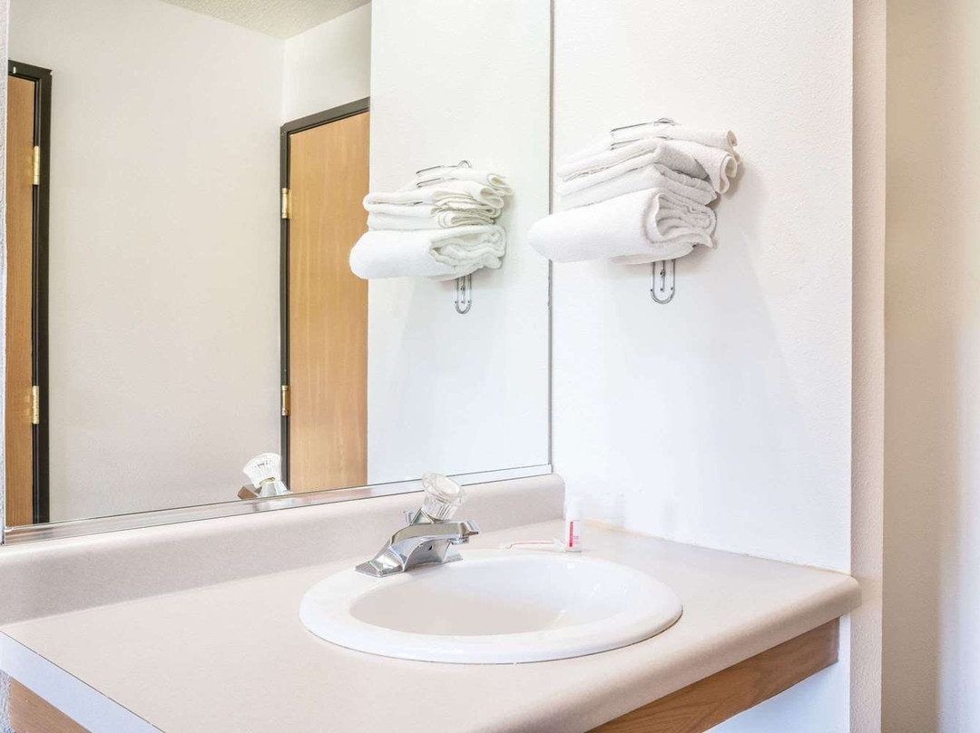 Super 8 by Wyndham Phillips主图