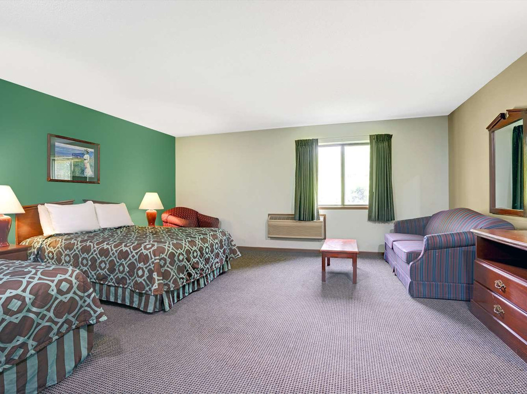 哈德森速8酒店主图