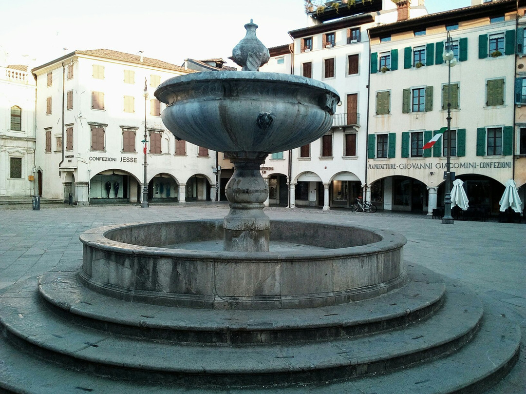 Fontana di Giovanni da Udine (1543)-乌迪内必去景点