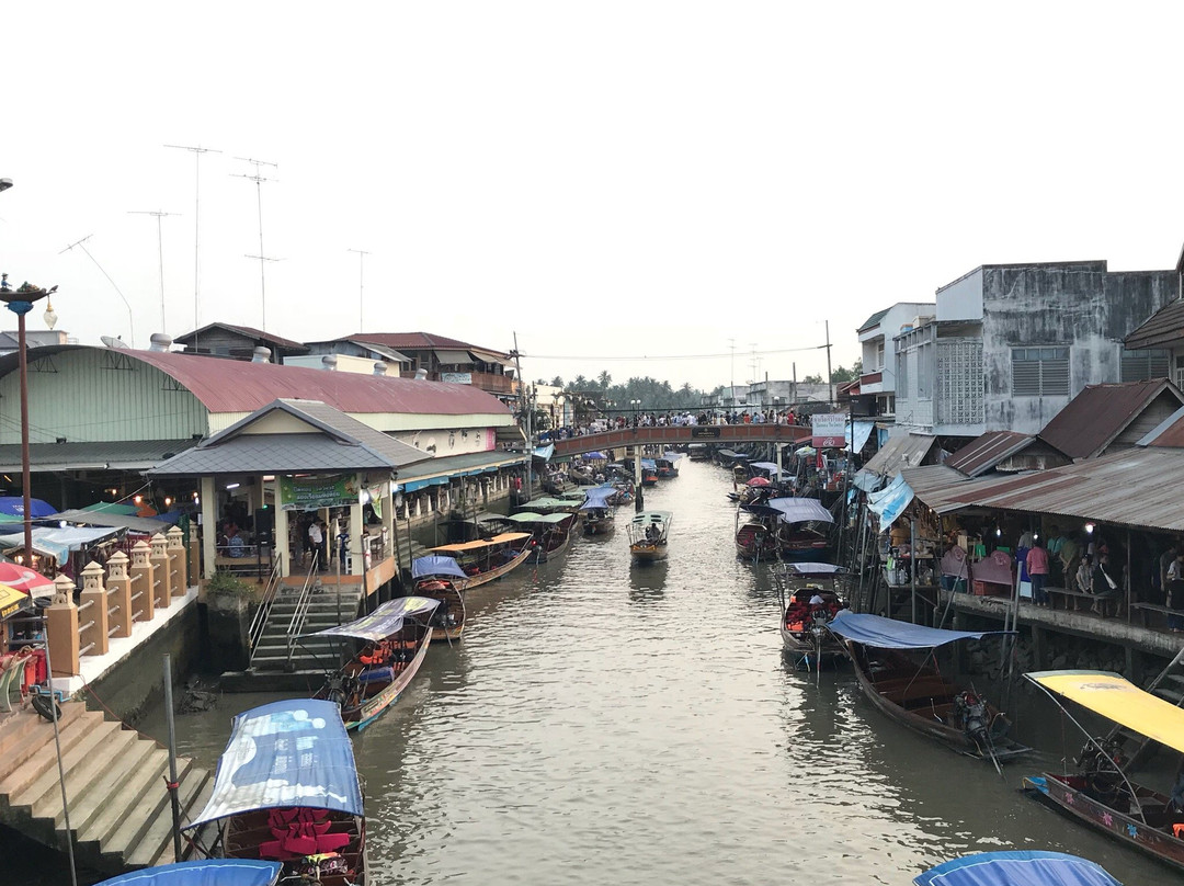 瓦拉卡班素仁安帕瓦酒店主图