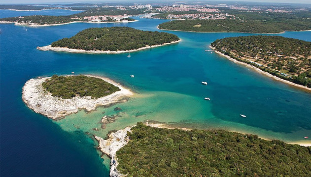 Pula Boat-普拉必去景点