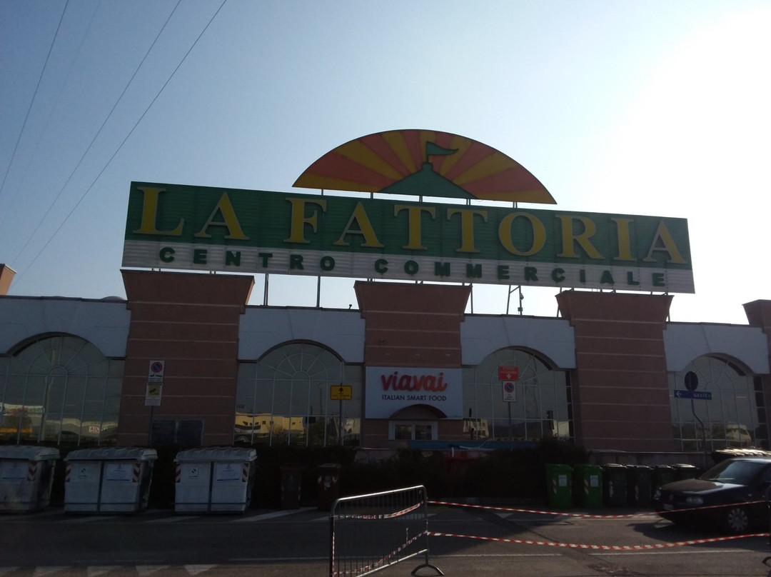 Centro Commerciale La Fattoria景点图片