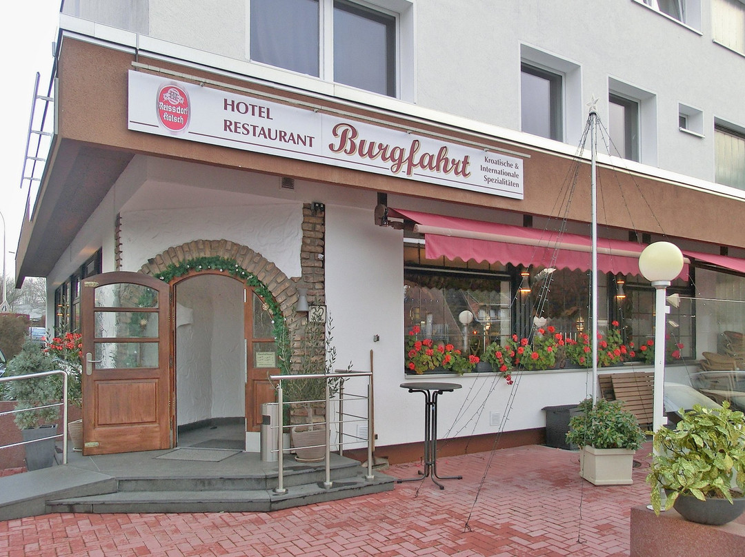 Frechen餐馆和美食-Hotel - Restaurant Burgfahrt