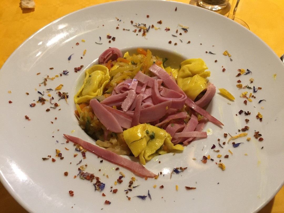 Rances餐馆和美食-Cafe Restaurant de la Treille