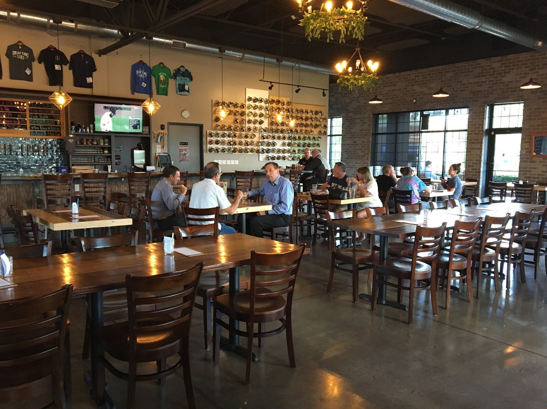 Drafting Table Brewing-威克瑟姆必去景点