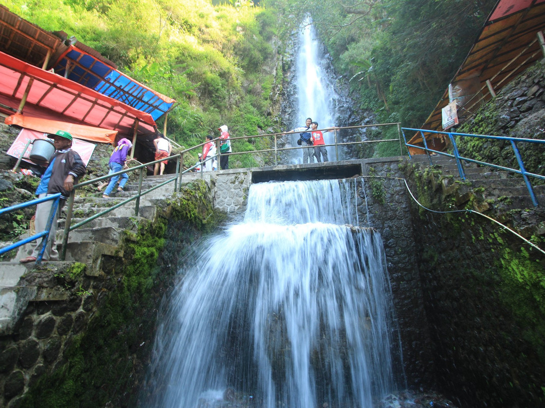 Tirtasari Waterfall景点图片