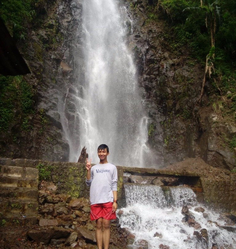 Ngadiloyo Waterfall景点图片