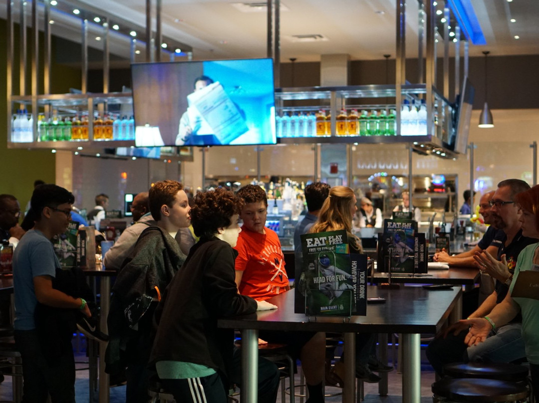 Main Event Hoffman Estates-霍夫曼庄园必去景点