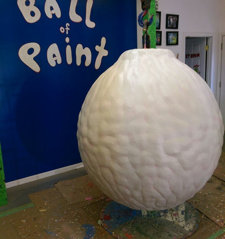 World's Largest Ball of Paint-Alexandria必去景点