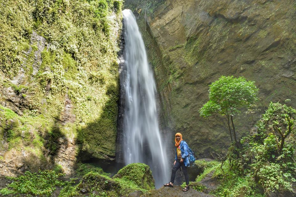 Coban Gintung Waterfall景点图片