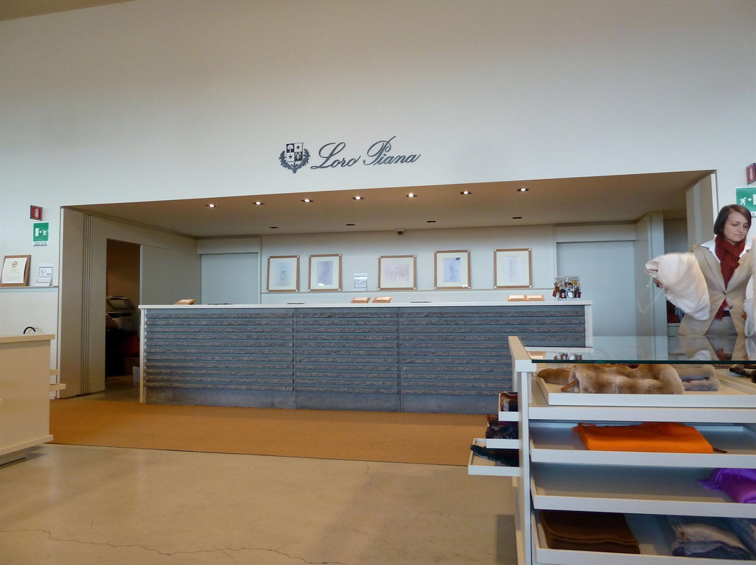 Loro piana景点图片