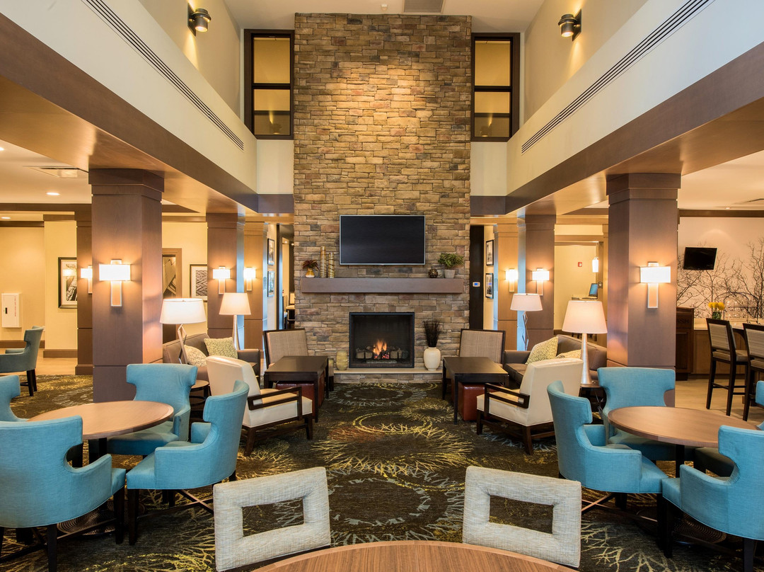 Colonie酒店住宿-Staybridge Suites Albany Wolf Rd - Colonie Center