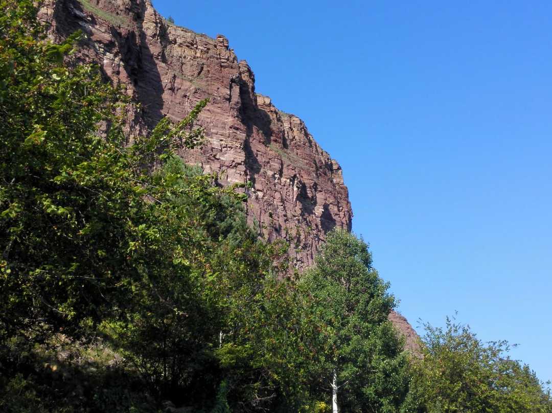 Shamanskiy Cliff-Moty必去景点