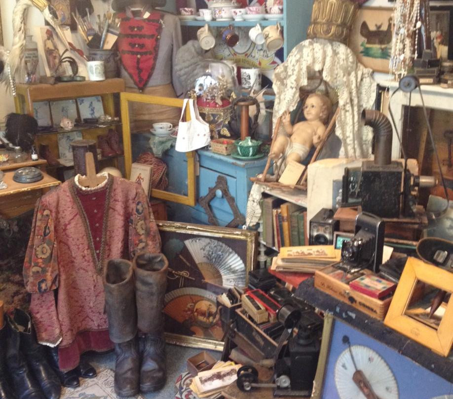 Sue Stokes Antiques景点图片