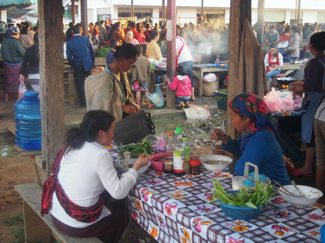 Hmong Sunday Market-Phonsavan必去景点