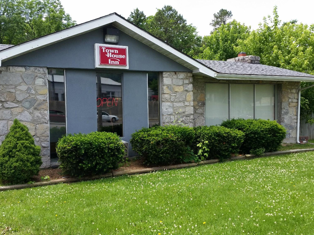 Town House Inn, Jackson, MO 63755主图