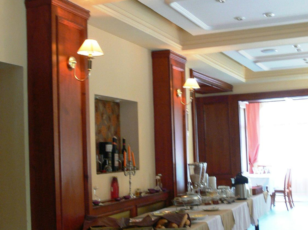 Ezustfenyo Hotel主图