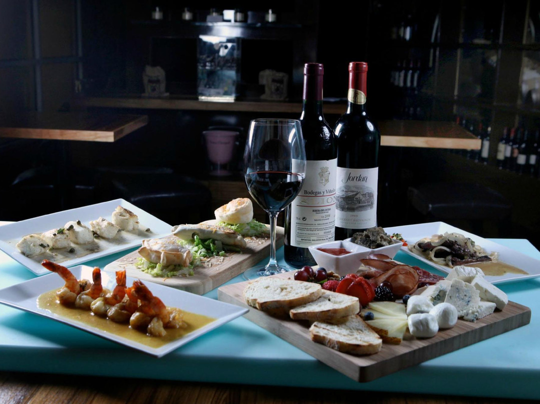 Di Vino Wine & Tapas-Isla Verde必去景点