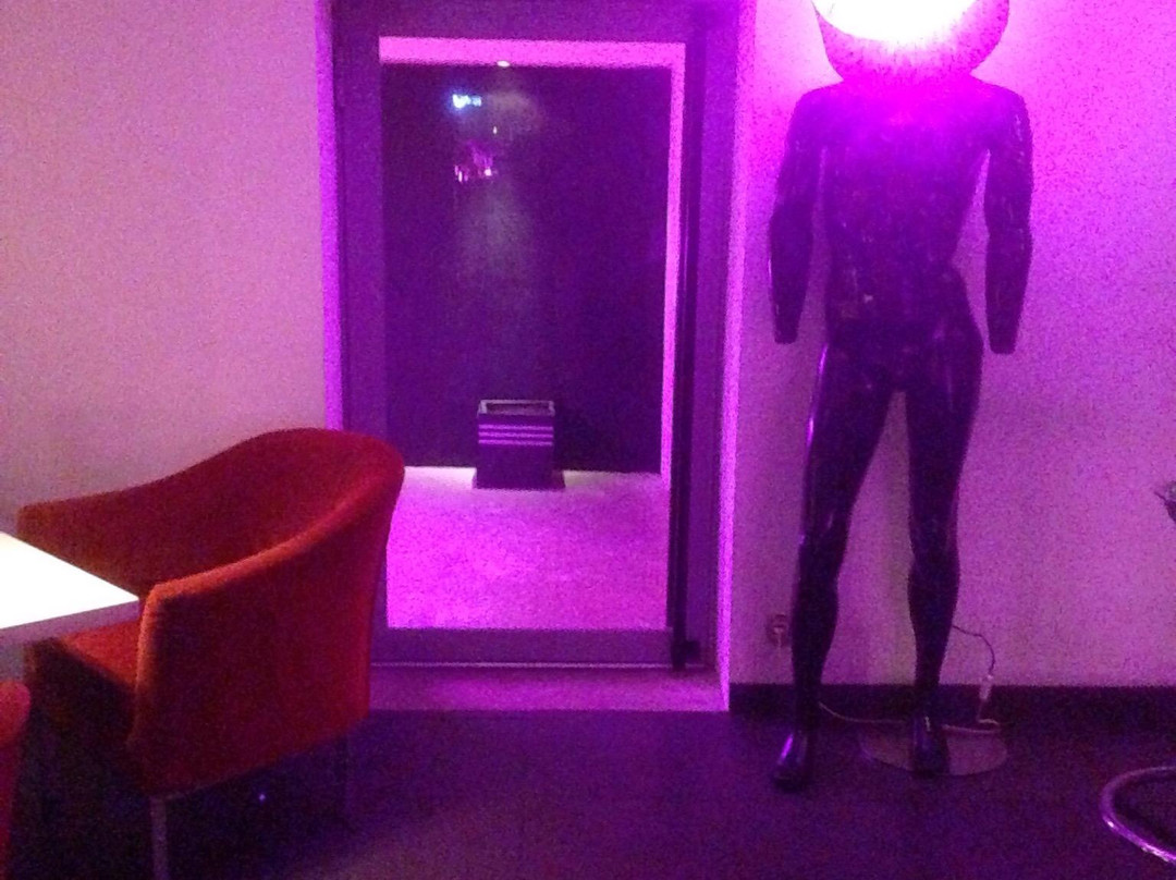 WhyNot Bar-依云必去景点