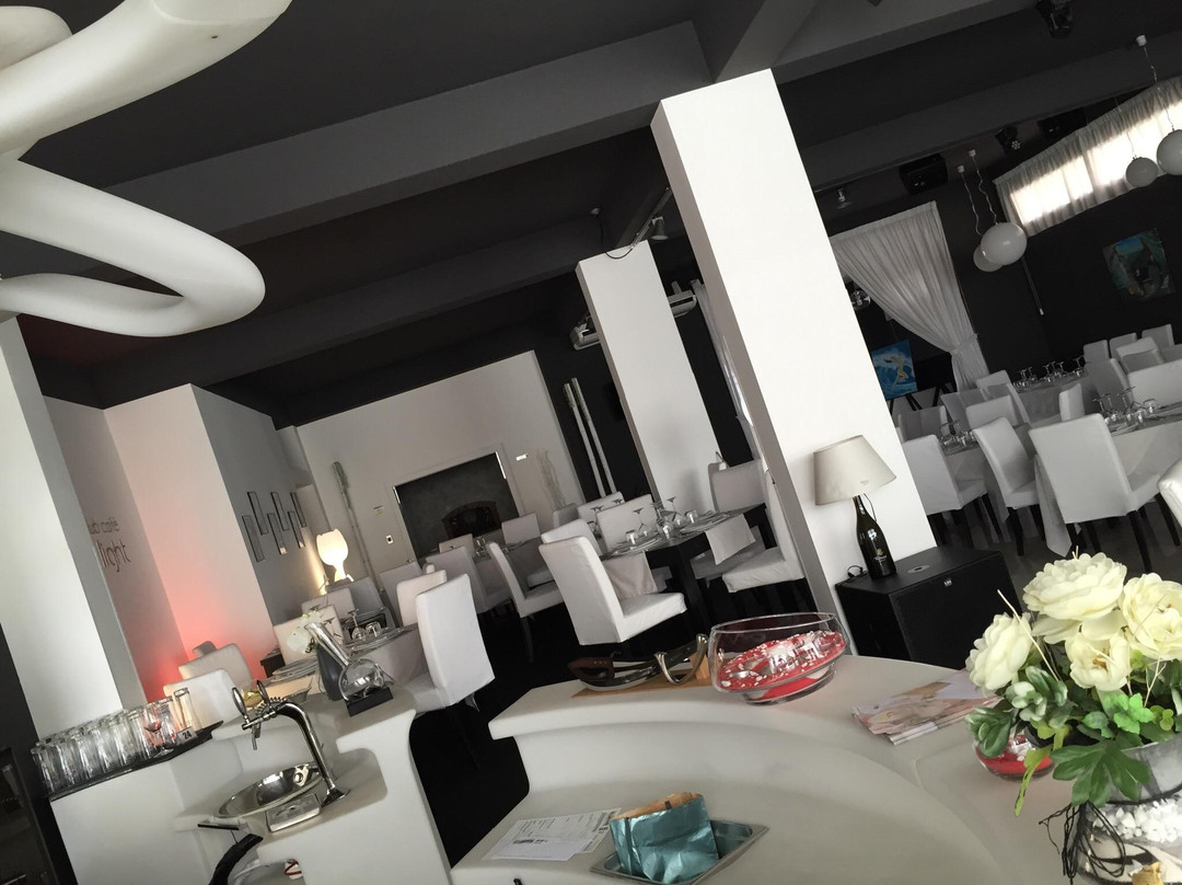 Moon Light Club Cafe景点图片