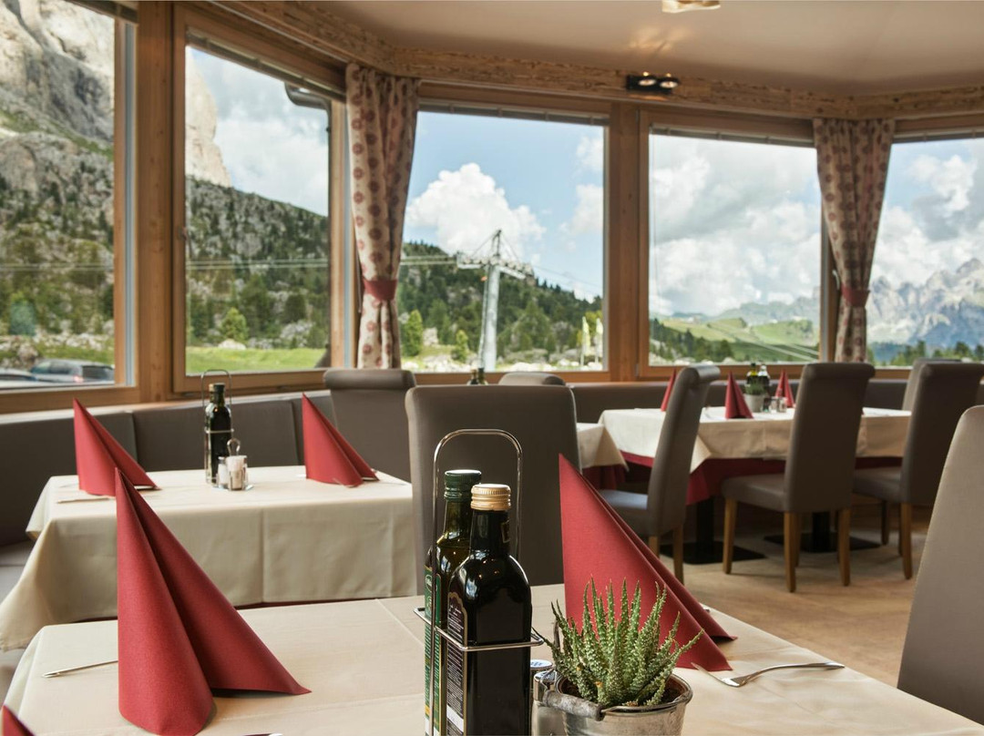 Restaurant Passo Sella Dolomiti Mountain Resort
