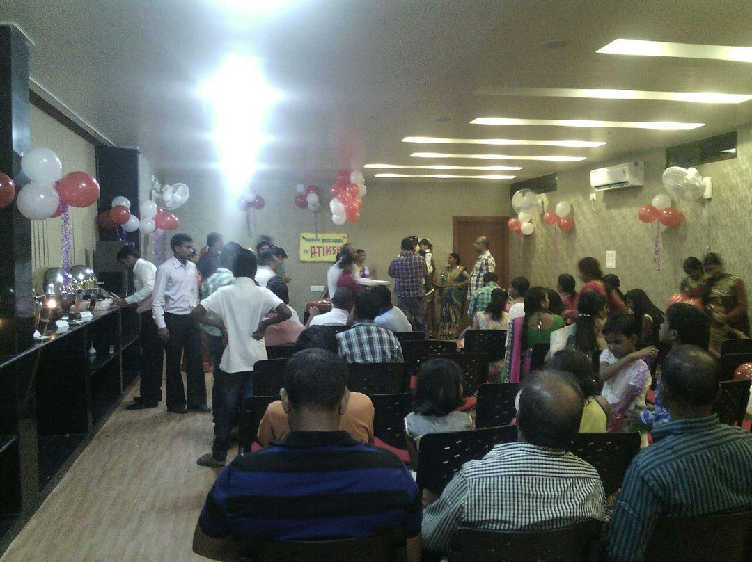 The Orbit Retreat主图