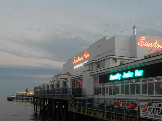 Denewood Hotel主图