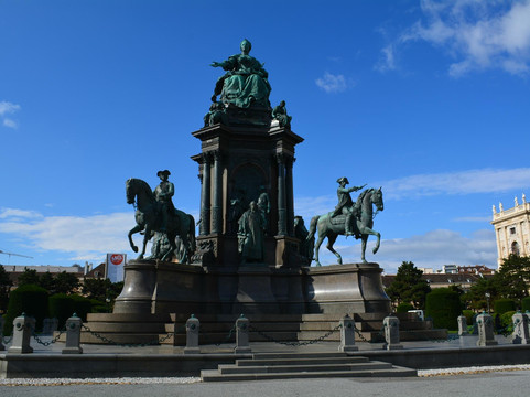 Maria Theresia Denkmal-维也纳必去景点