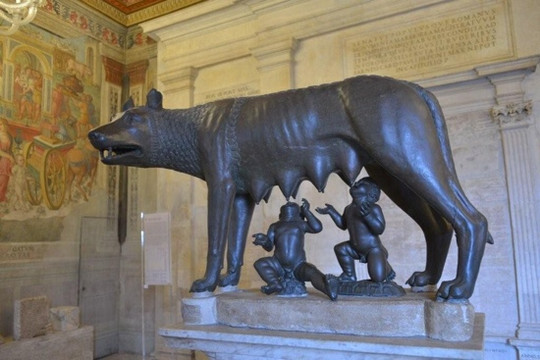 罗马母狼雕像-罗马必去景点