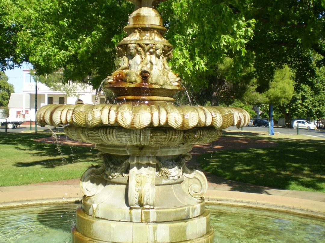 The Royal Doulton Hankinson Memorial Fountain景点图片