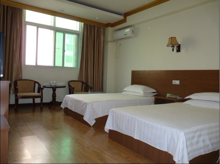 未来大酒店主图