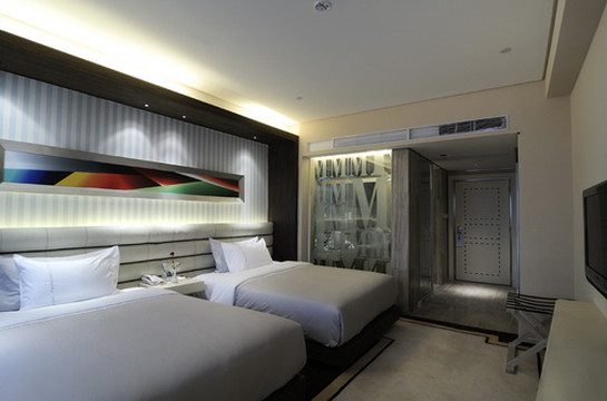 曼克顿酒店主图