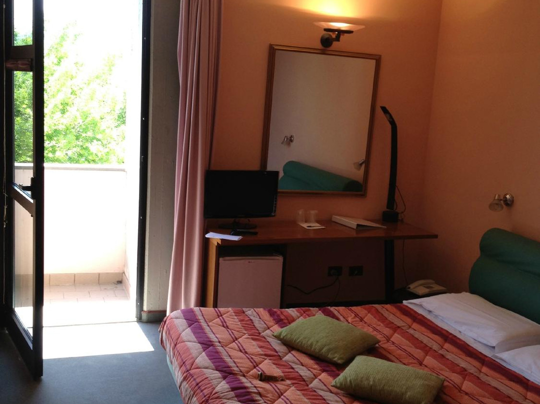 加尼娜酒店主图